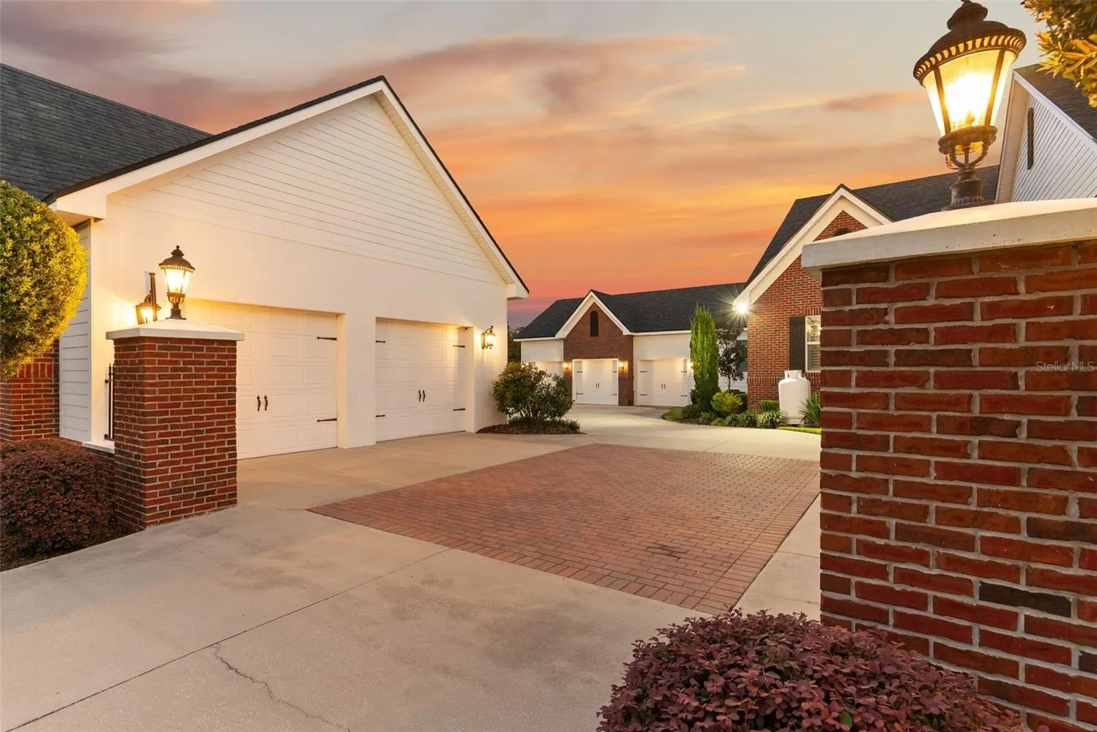 10705 CRANE HILL CT