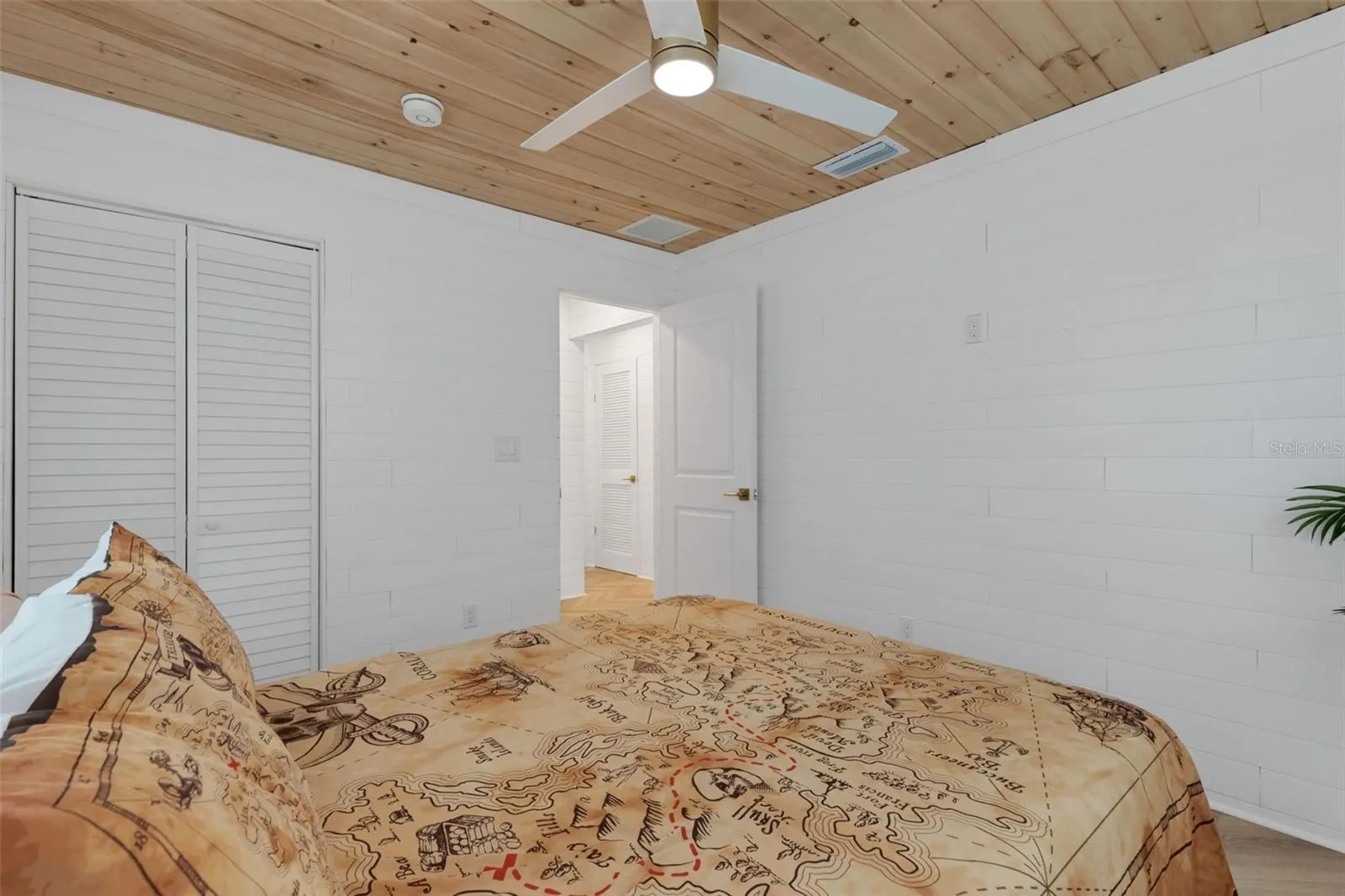 8390 LITTLE GASPARILLA ISLAND