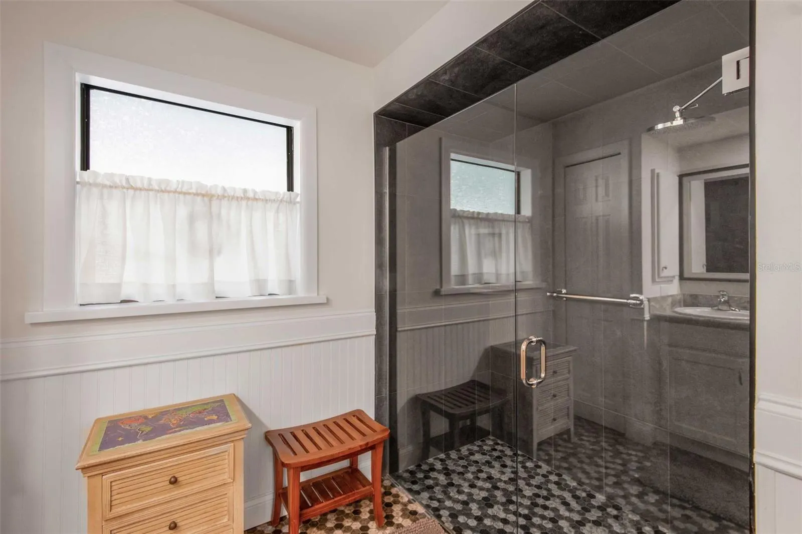 135 ANTON CT