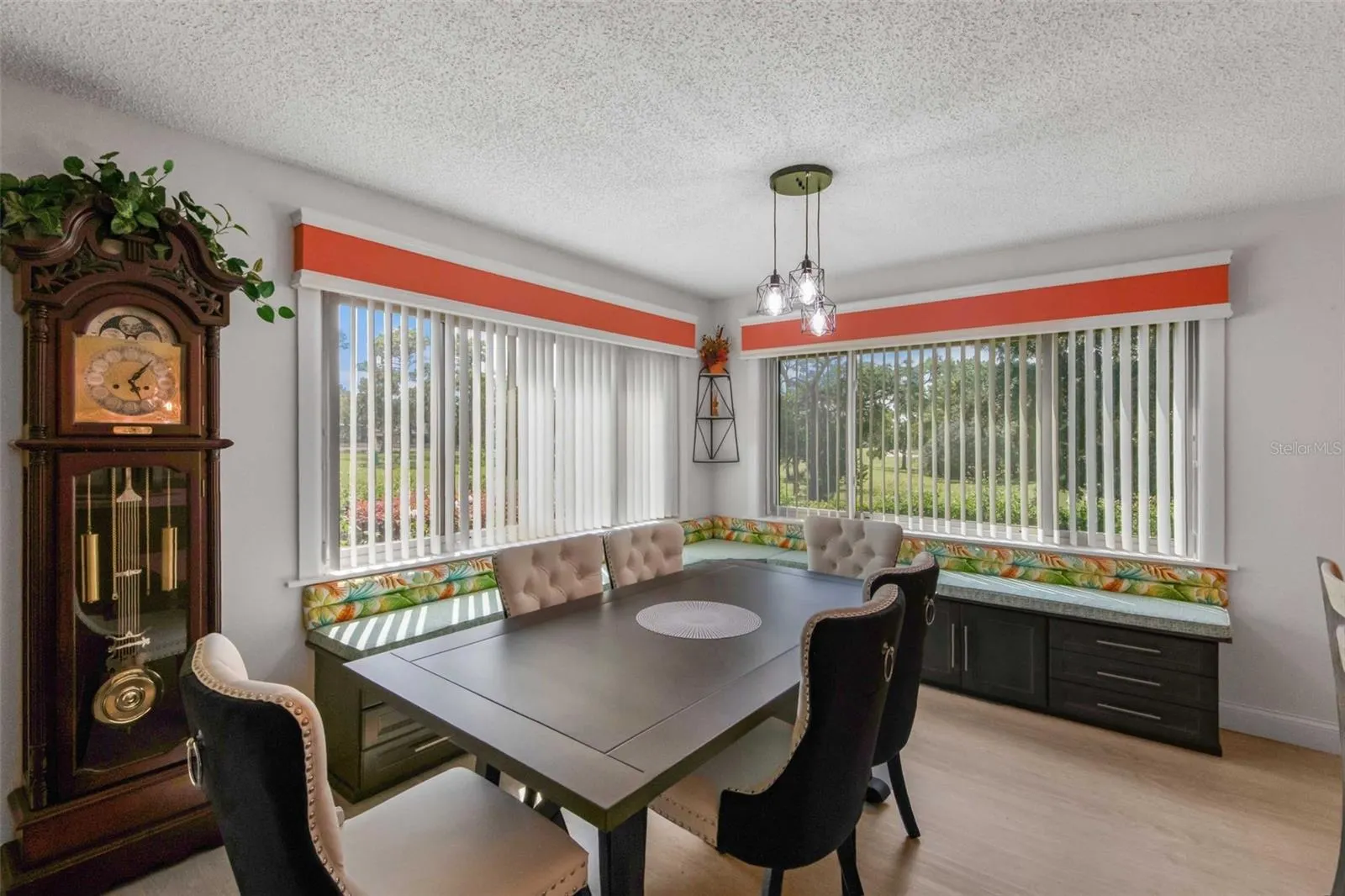 135 ANTON CT