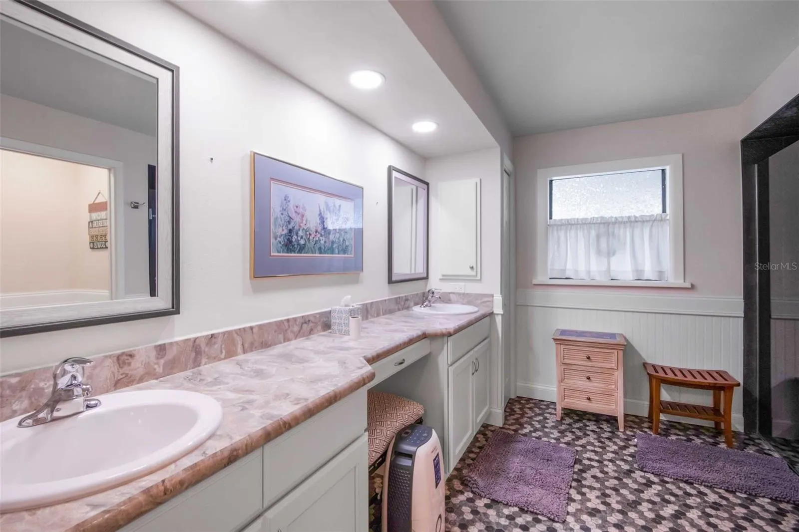 135 ANTON CT