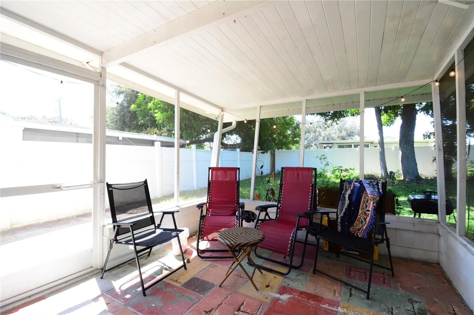 11048 105TH LN