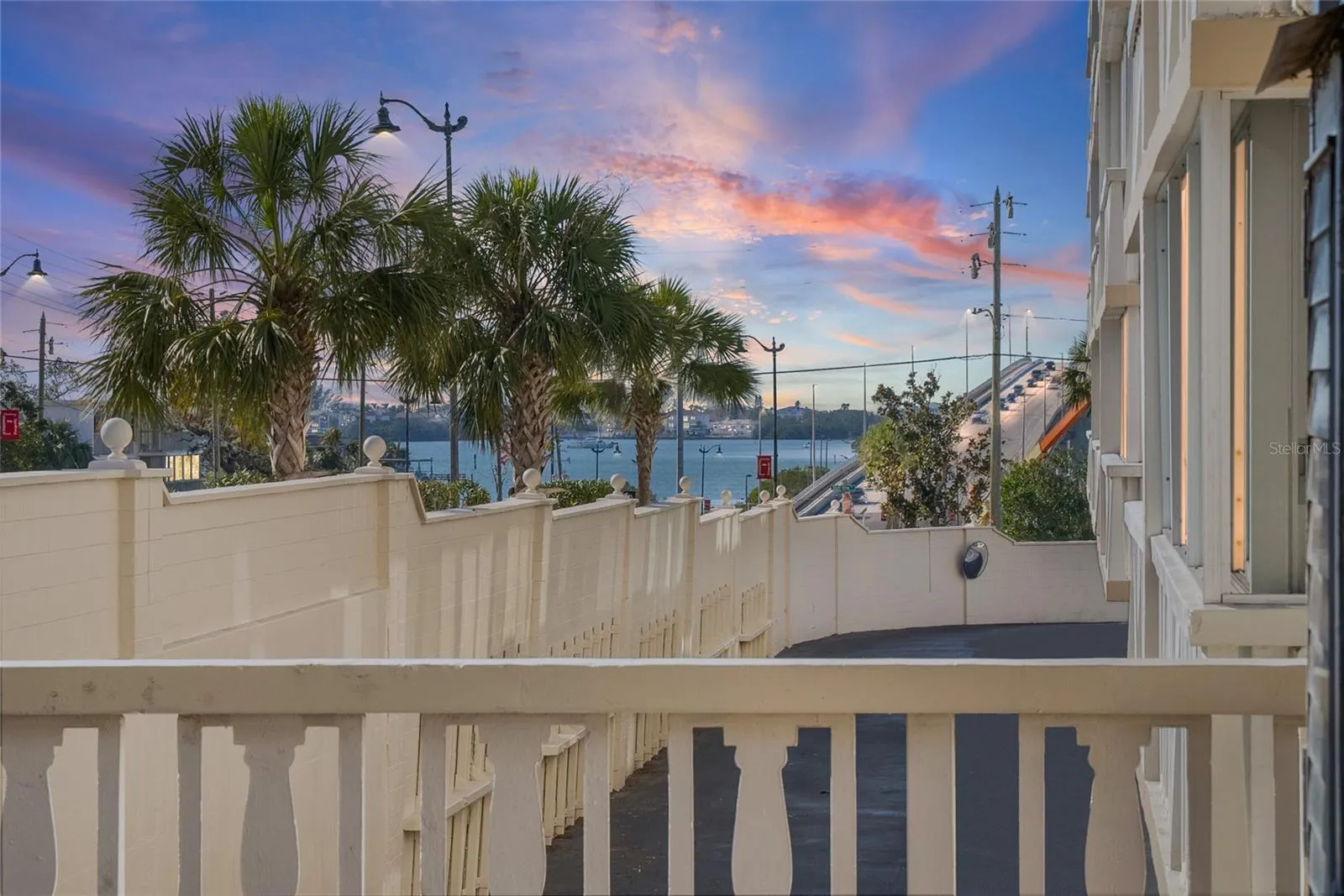 131 BLUFF VIEW DR #103, #103