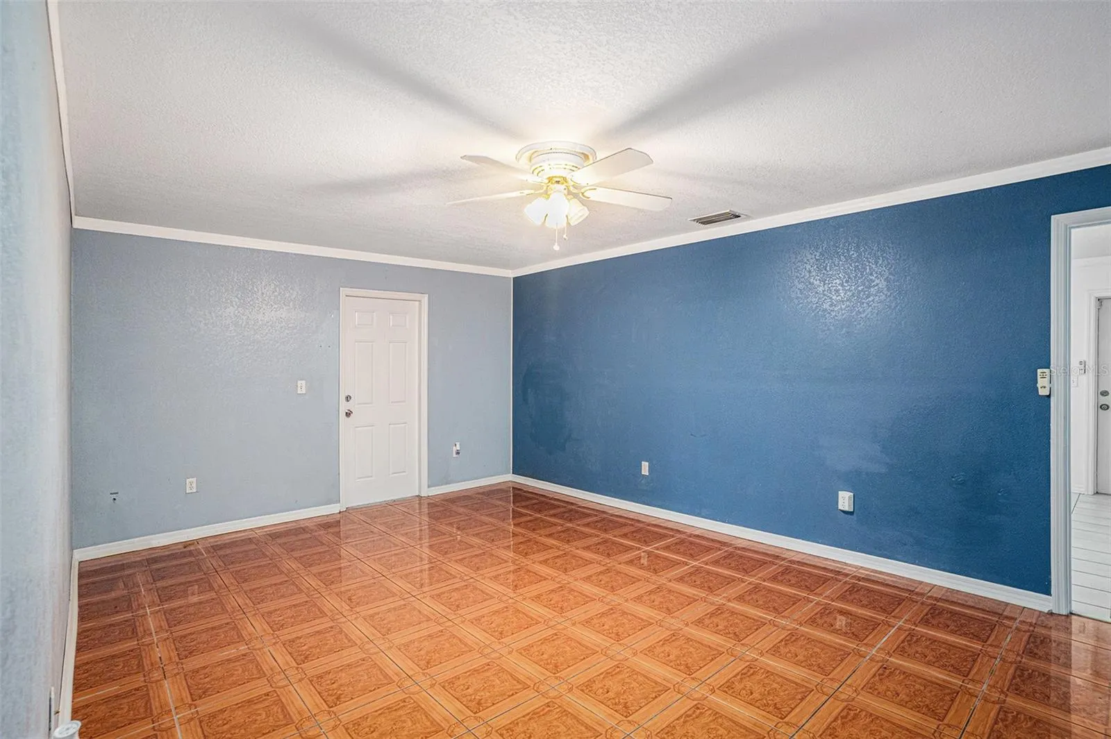 2531 LAKE ELLEN DR