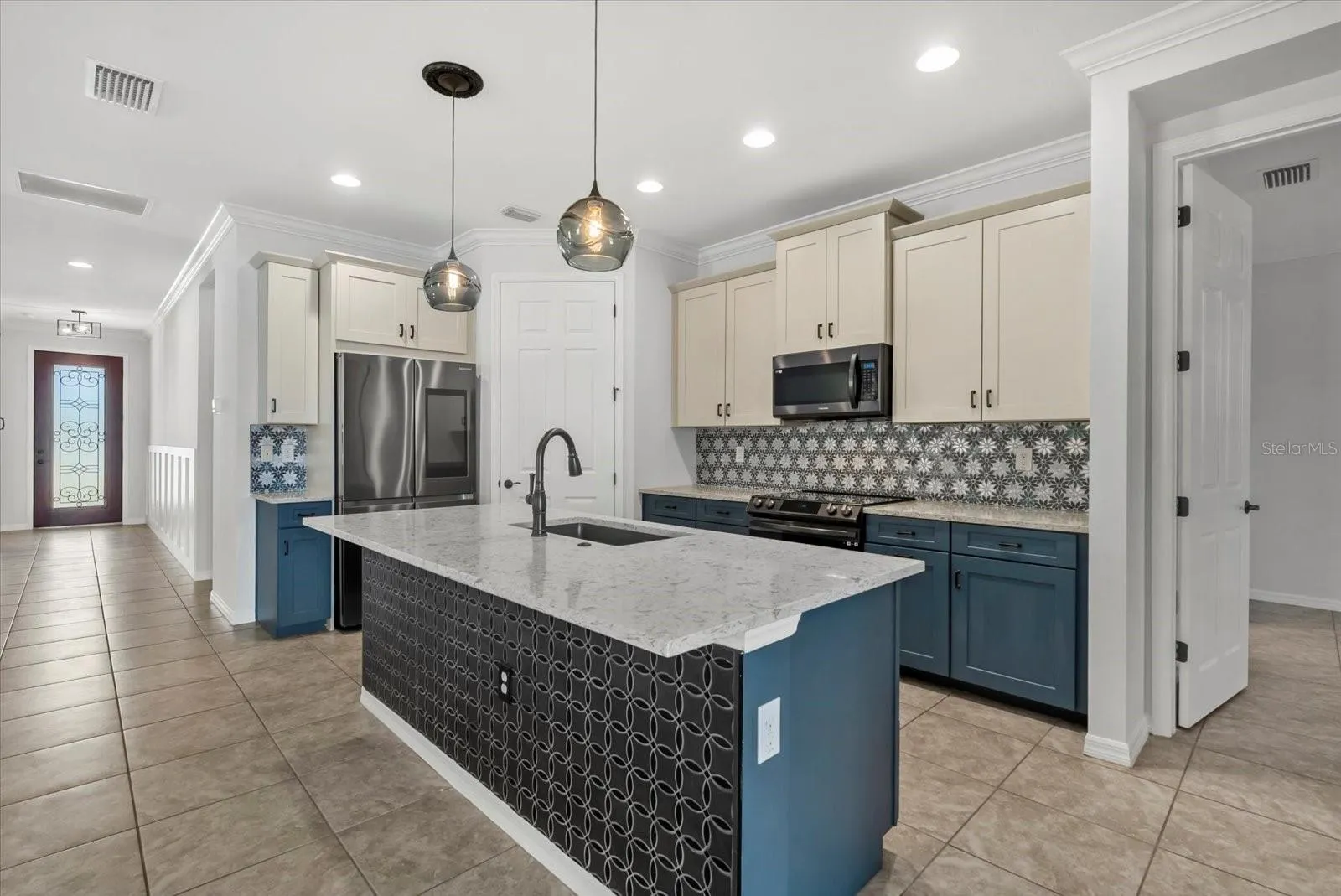 323 TOSCAVILLA BLVD
