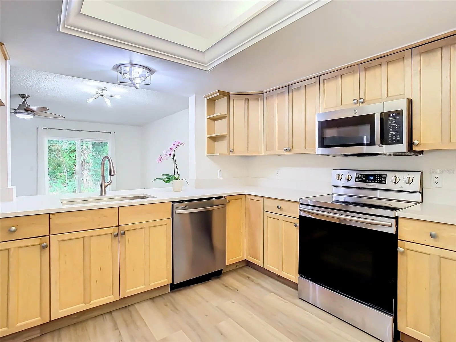 11237 CEDAR HOLLOW LN