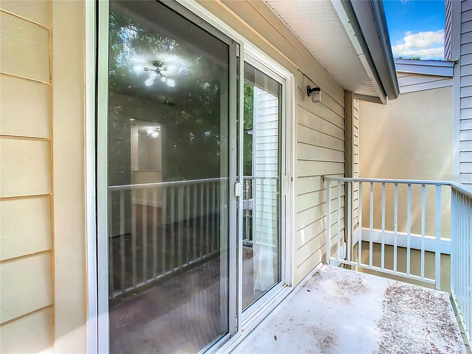 11237 CEDAR HOLLOW LN