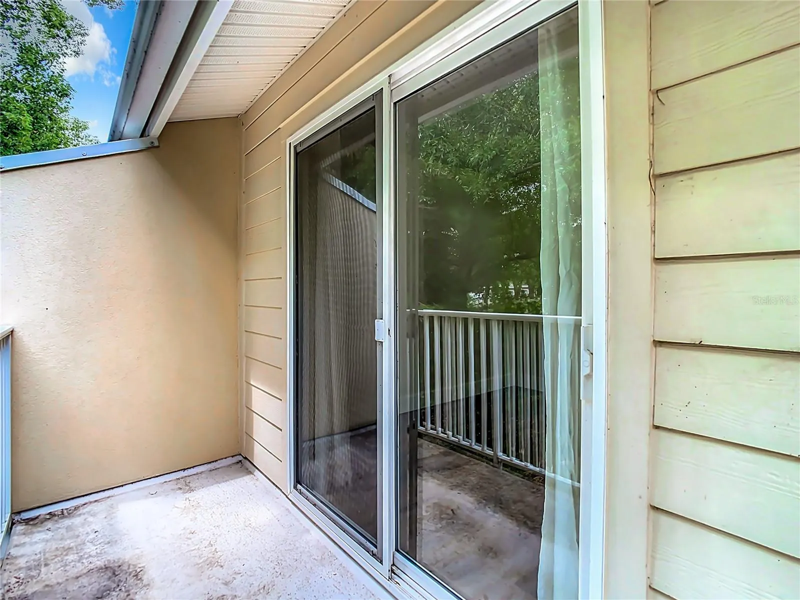 11237 CEDAR HOLLOW LN