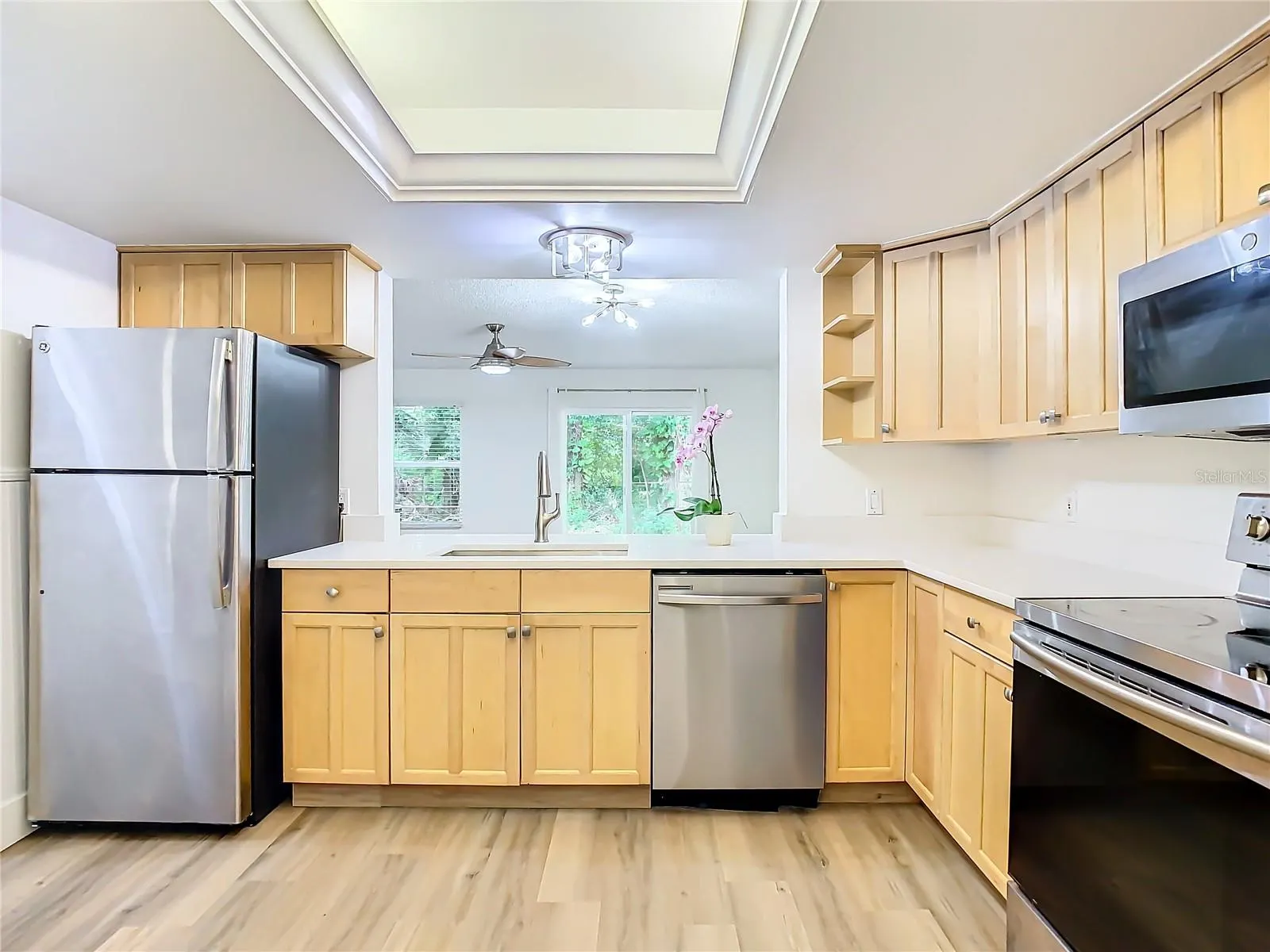 11237 CEDAR HOLLOW LN