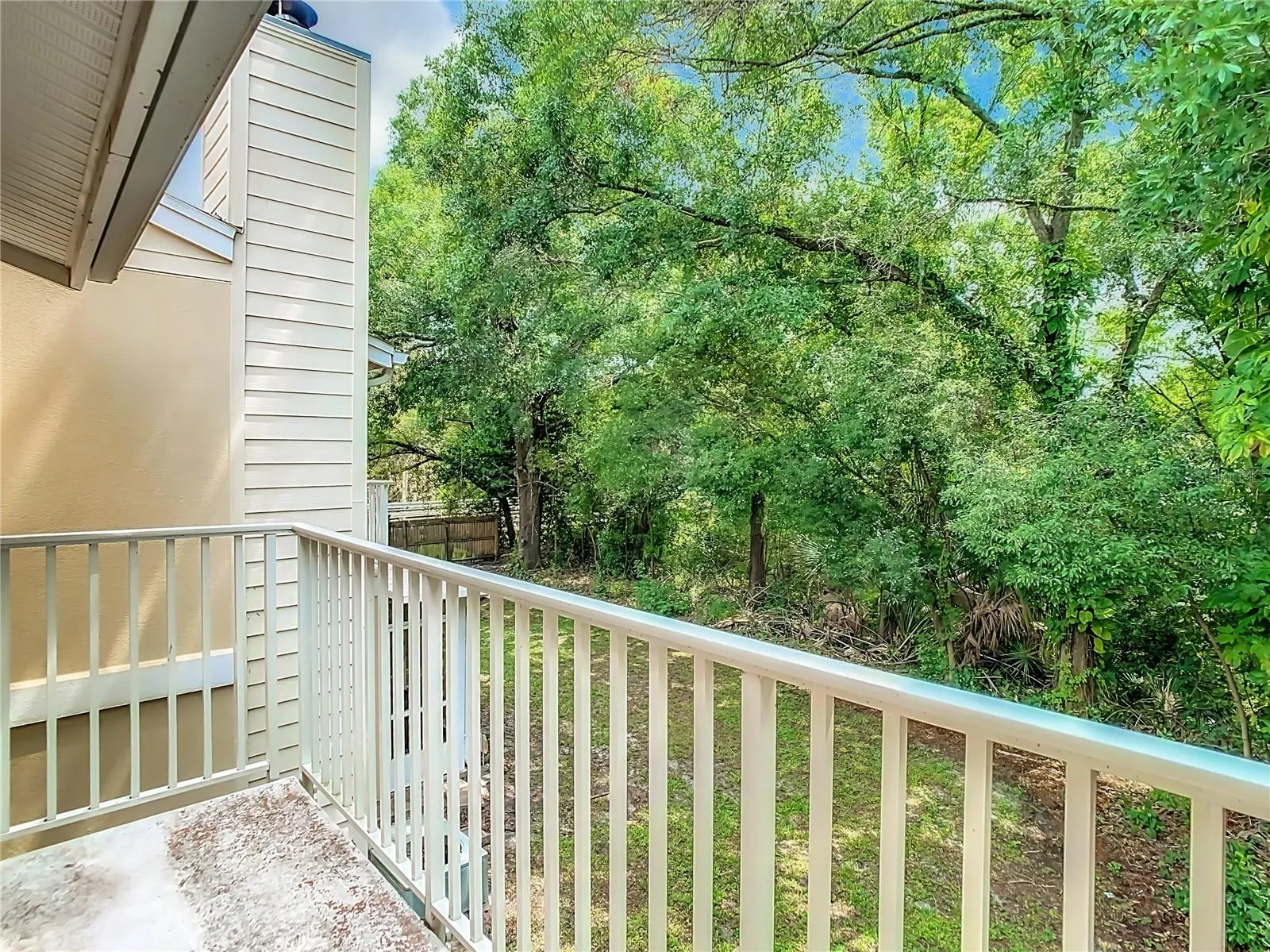 11237 CEDAR HOLLOW LN
