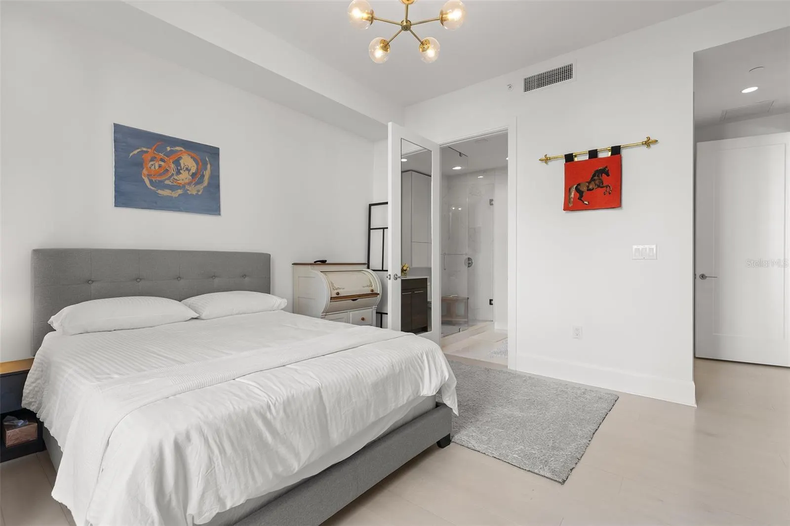 100 1ST AVE N #906, #906