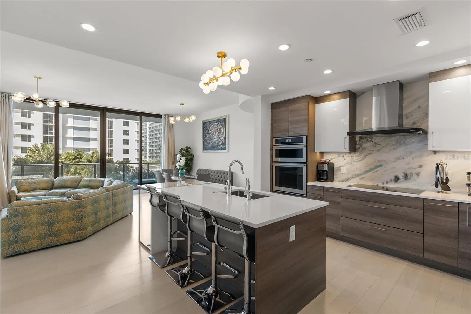 100 1ST AVE N #906, #906
