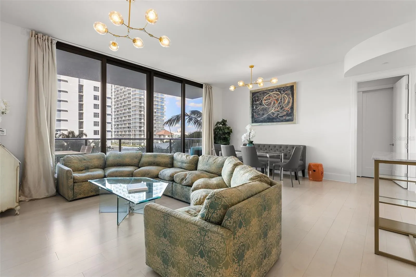 100 1ST AVE N #906, #906