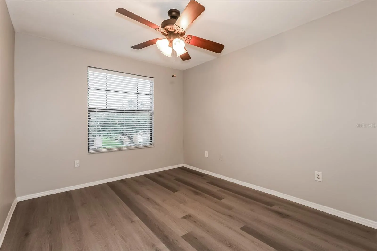 2627 OLEANDER LAKES DR