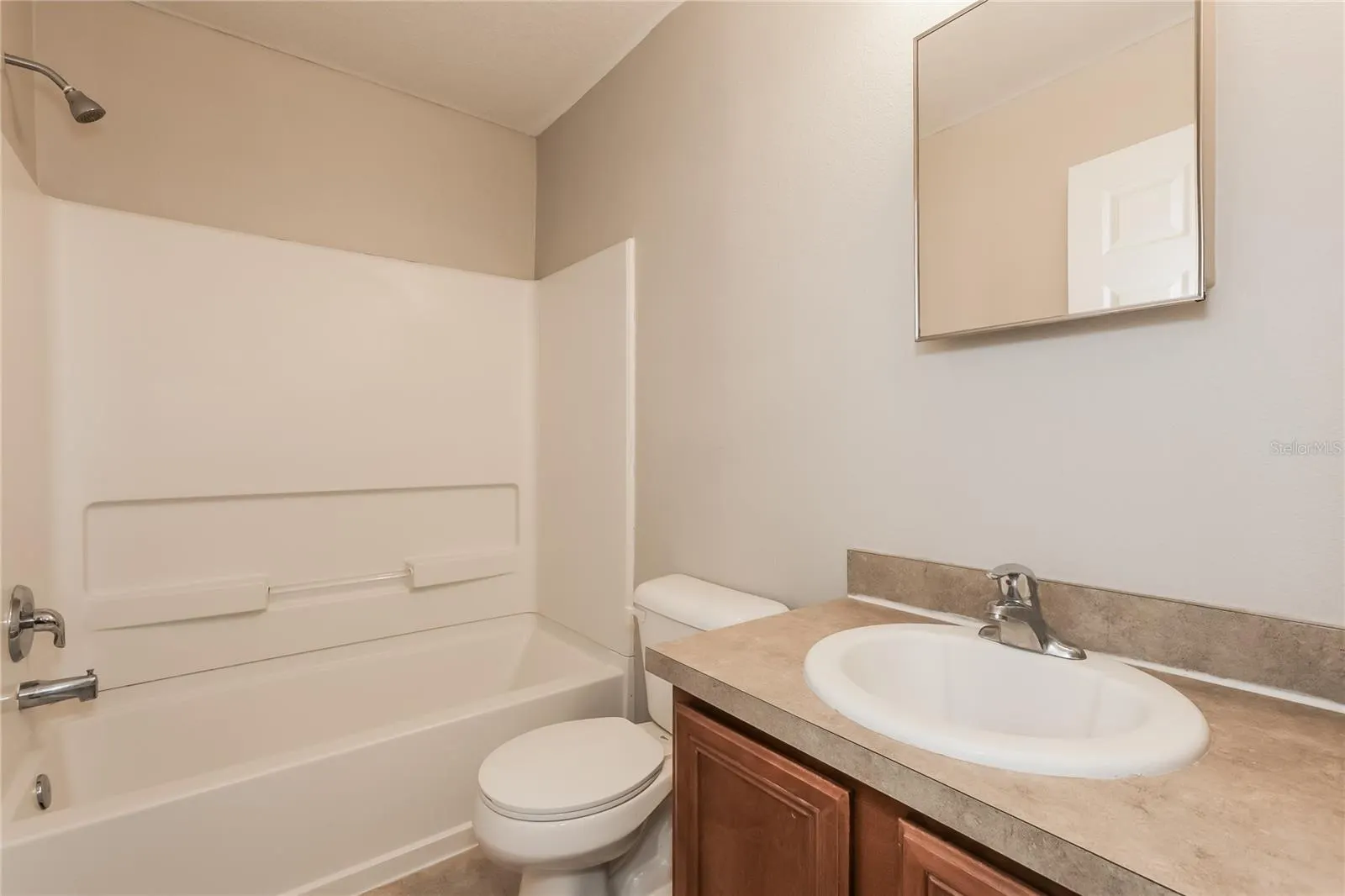 2627 OLEANDER LAKES DR