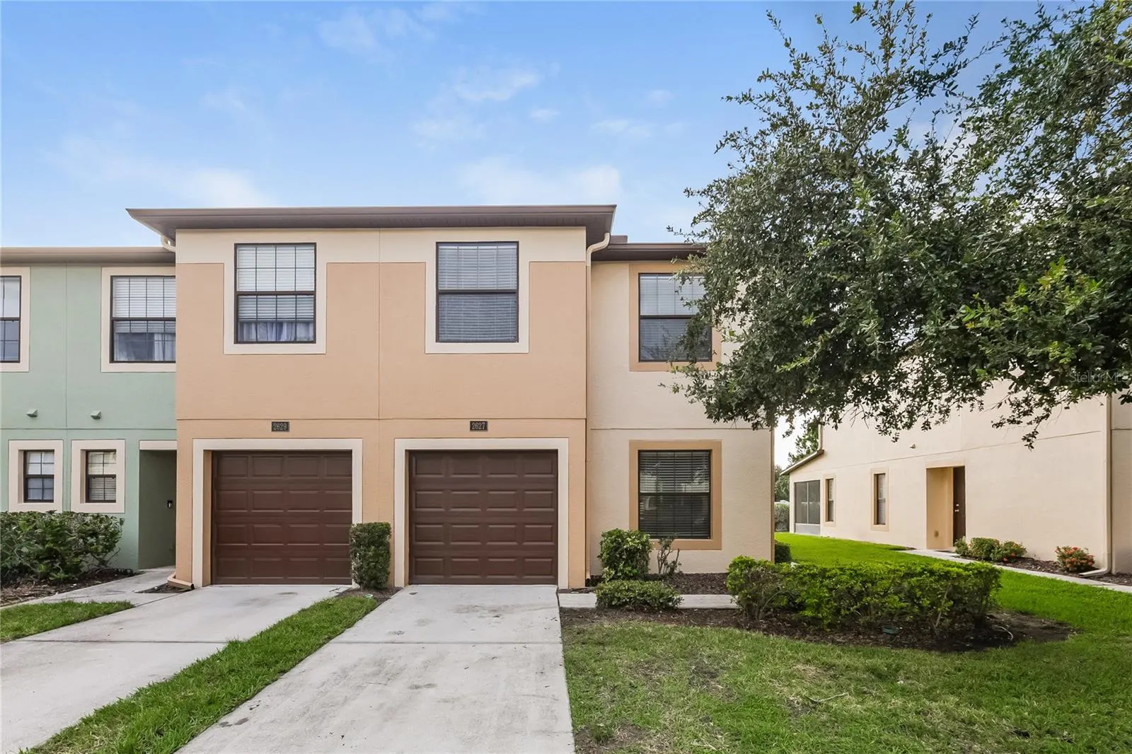 2627 OLEANDER LAKES DR
