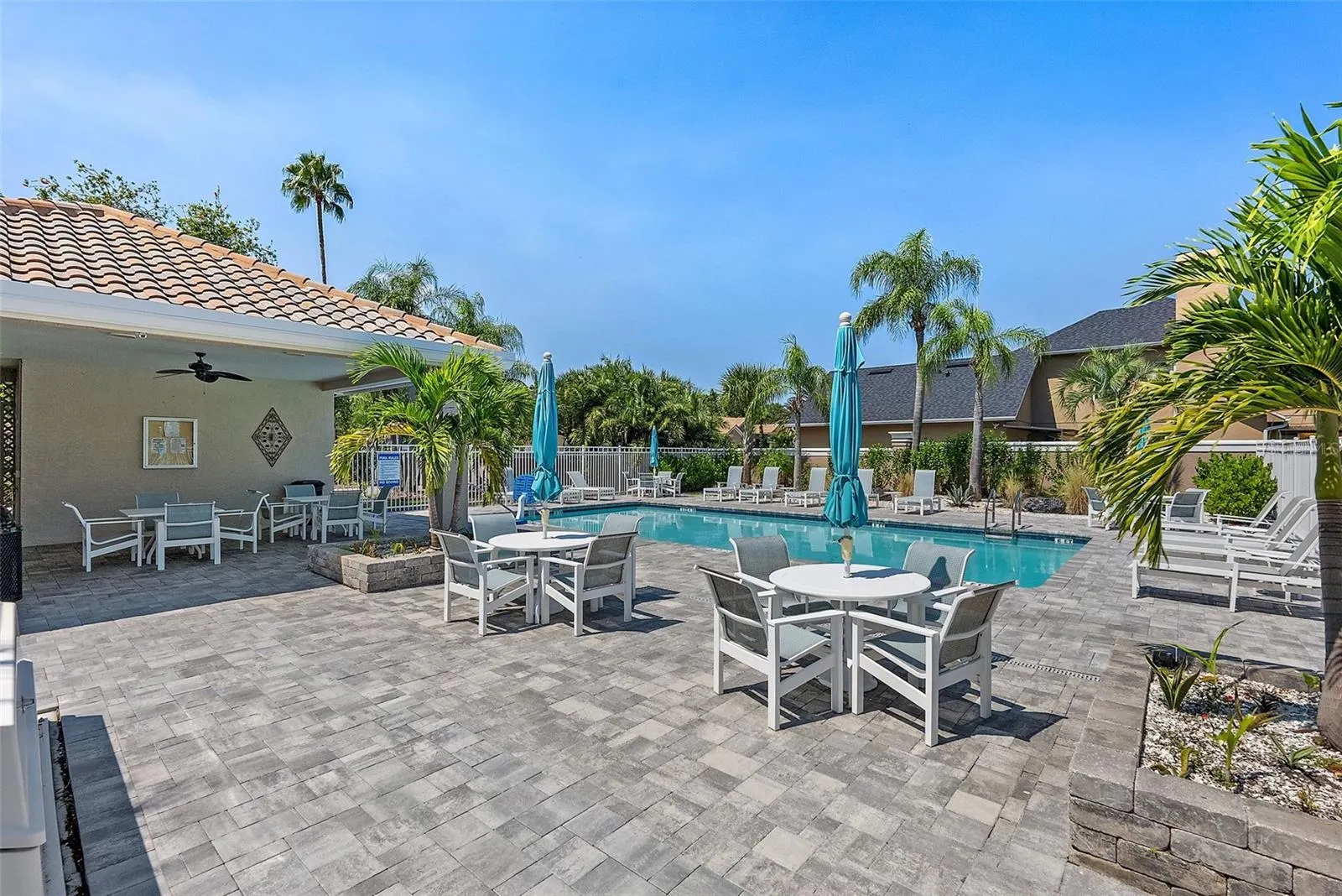 1665 ARABIAN LN