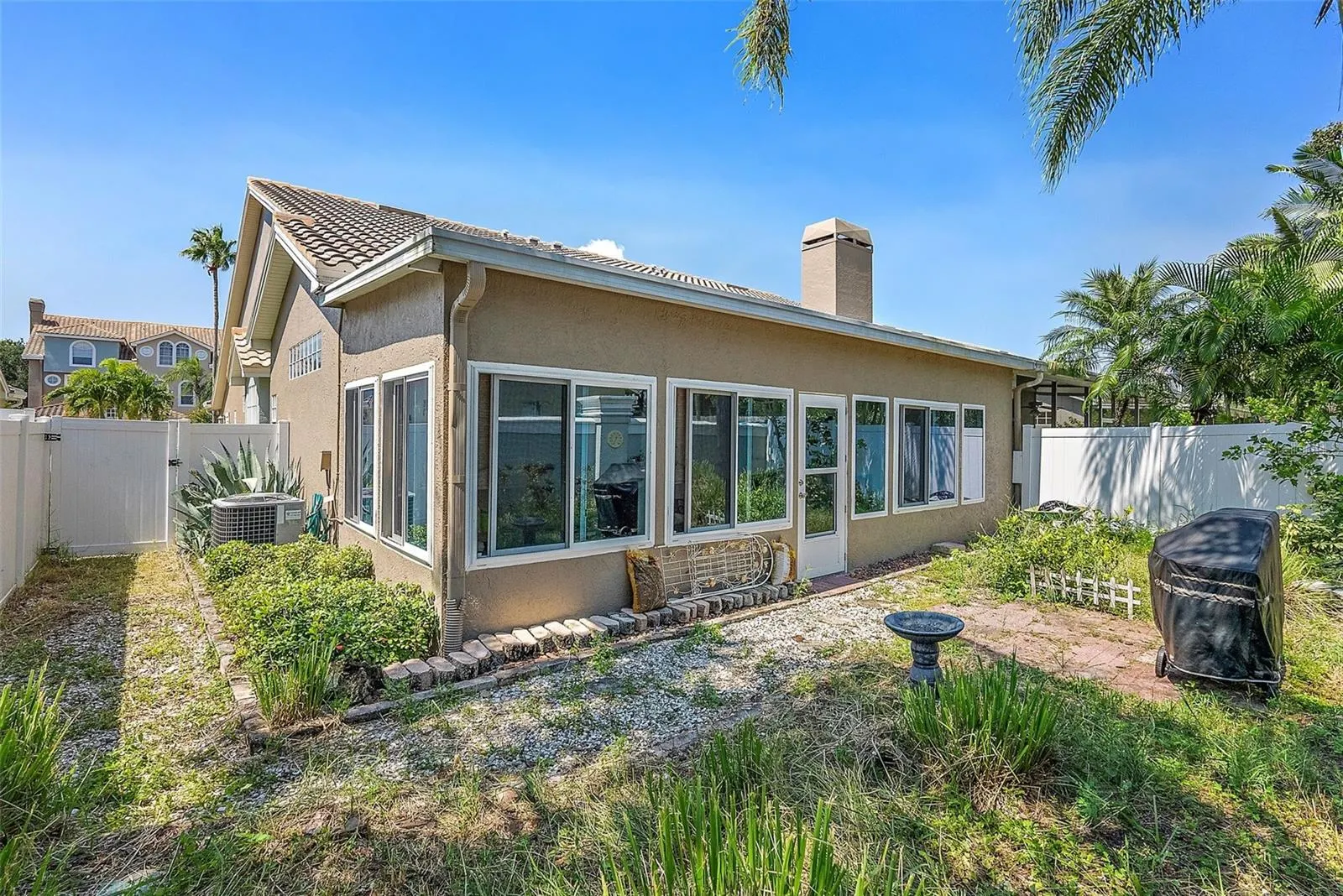 1665 ARABIAN LN