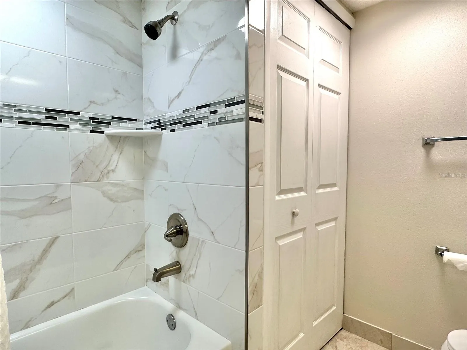 851 BAYWAY BLVD #905, #905