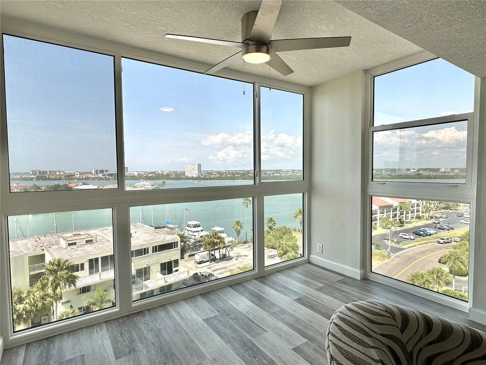 851 BAYWAY BLVD #905, #905