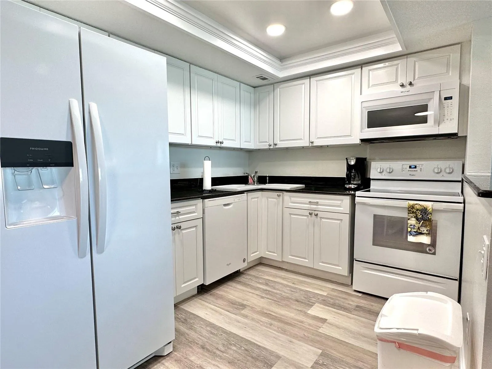 851 BAYWAY BLVD #905, #905