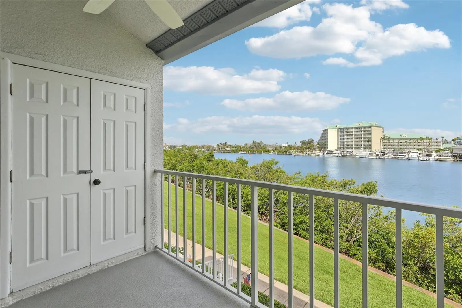 14800 WALSINGHAM RD #1215, #1215