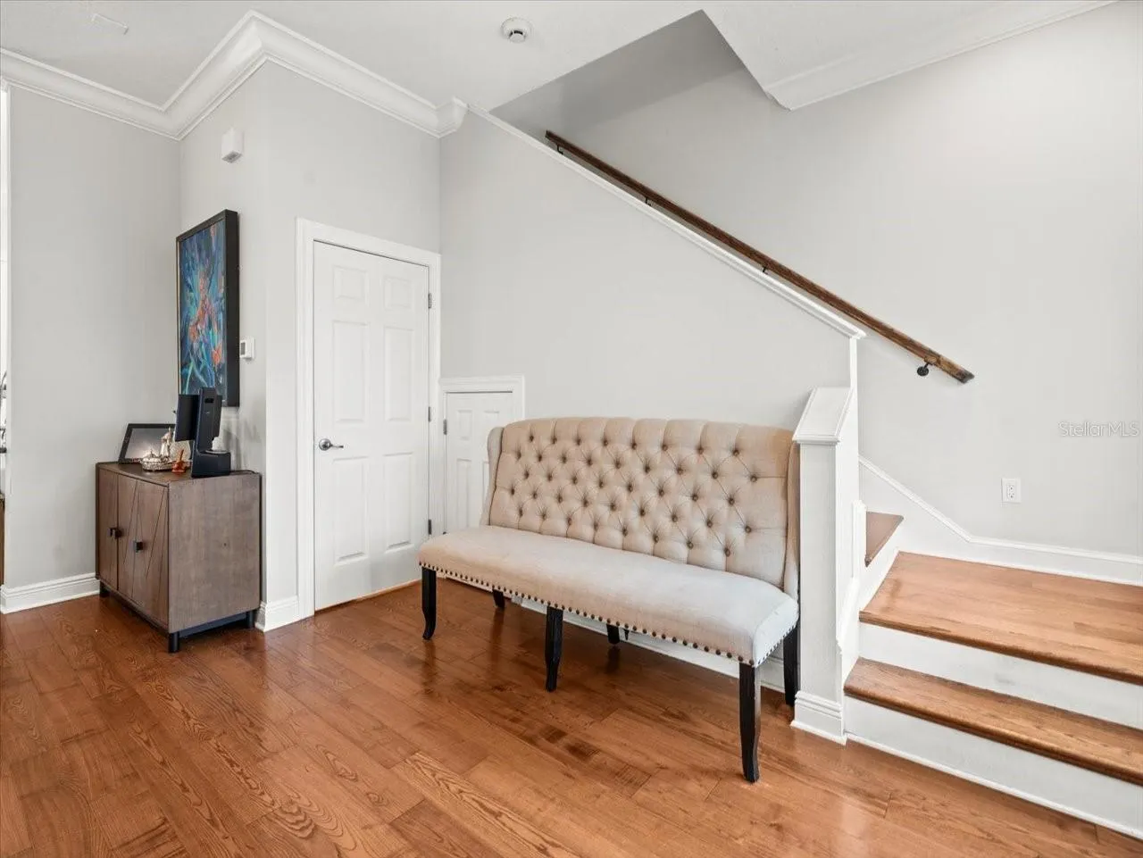 254 7TH AVE N