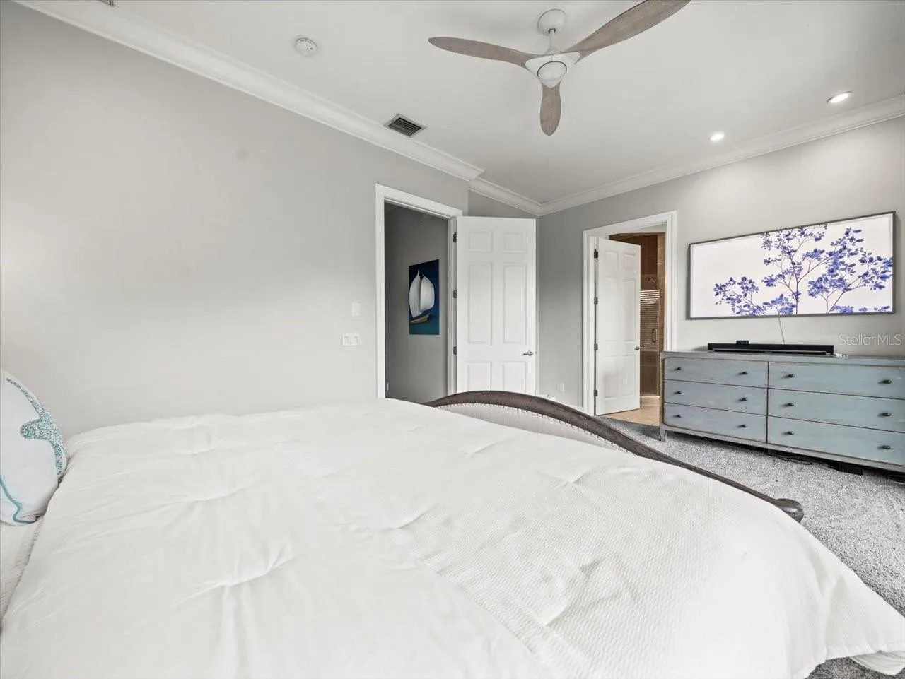 254 7TH AVE N