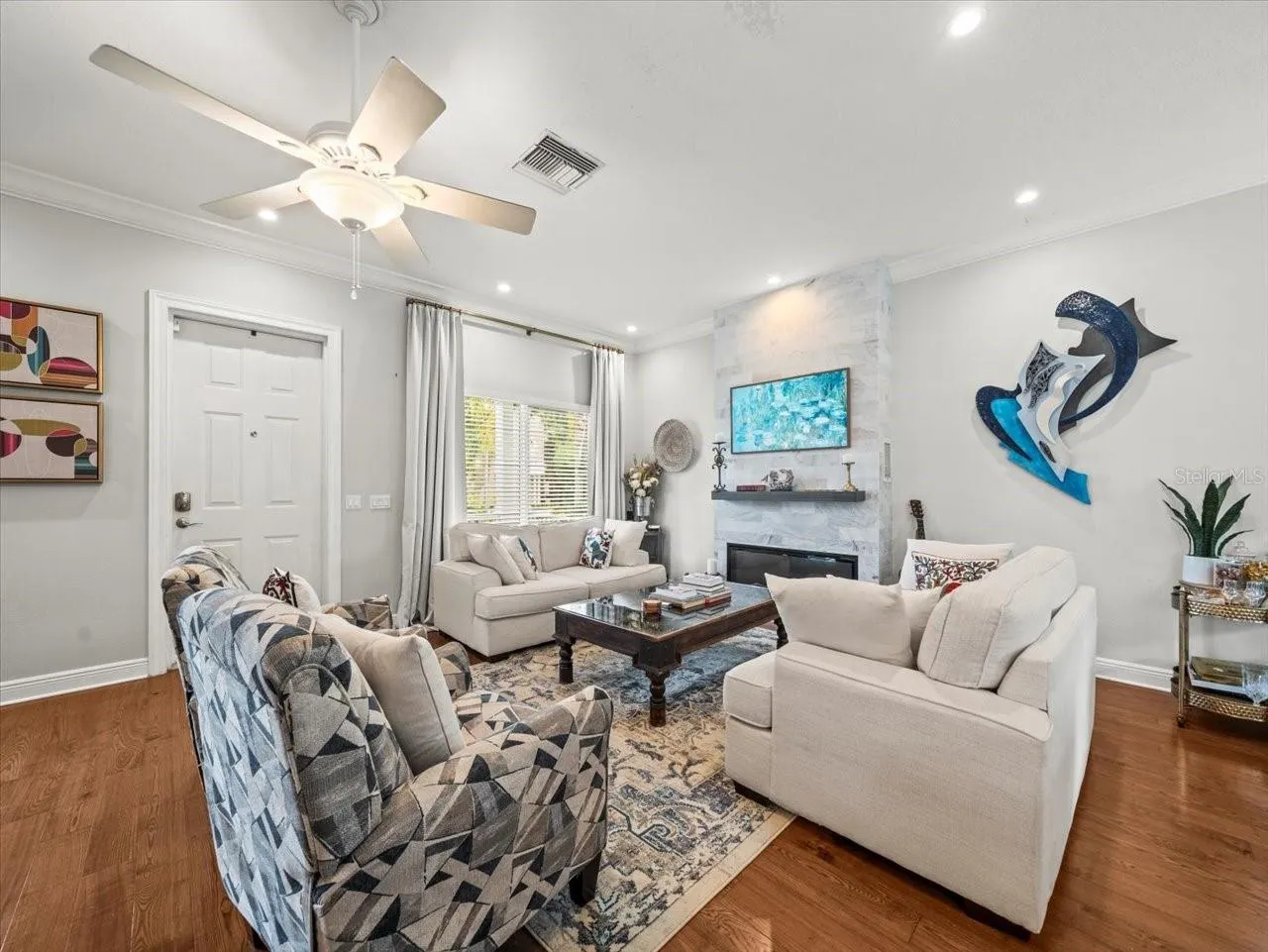 254 7TH AVE N