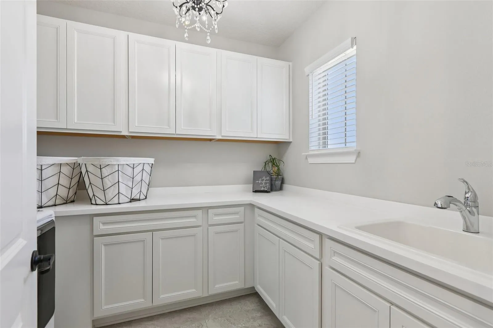 842 FOREST GLEN CT