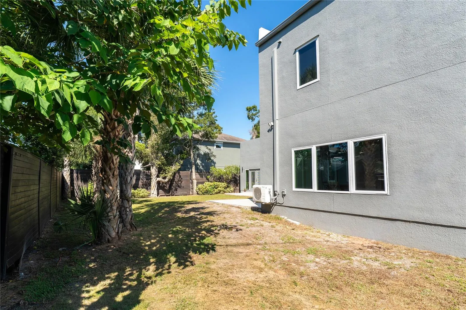 3110 W NAPOLEON AVE
