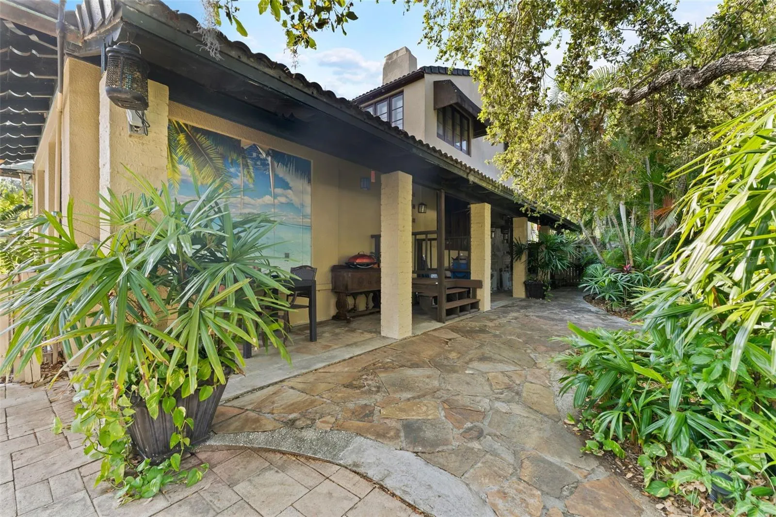 1500 MAPLE ST