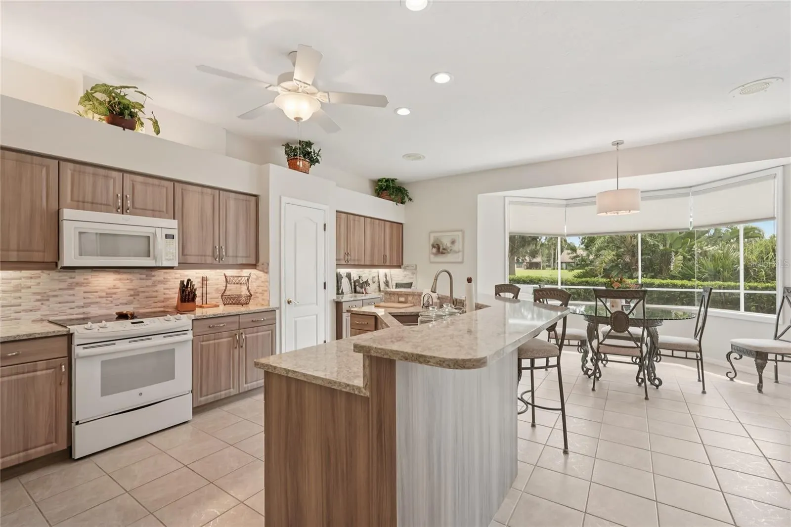 6174 MISTY OAKS DR