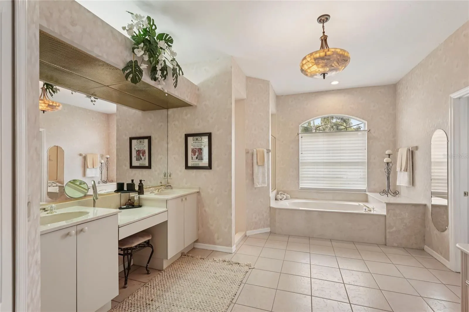 6174 MISTY OAKS DR
