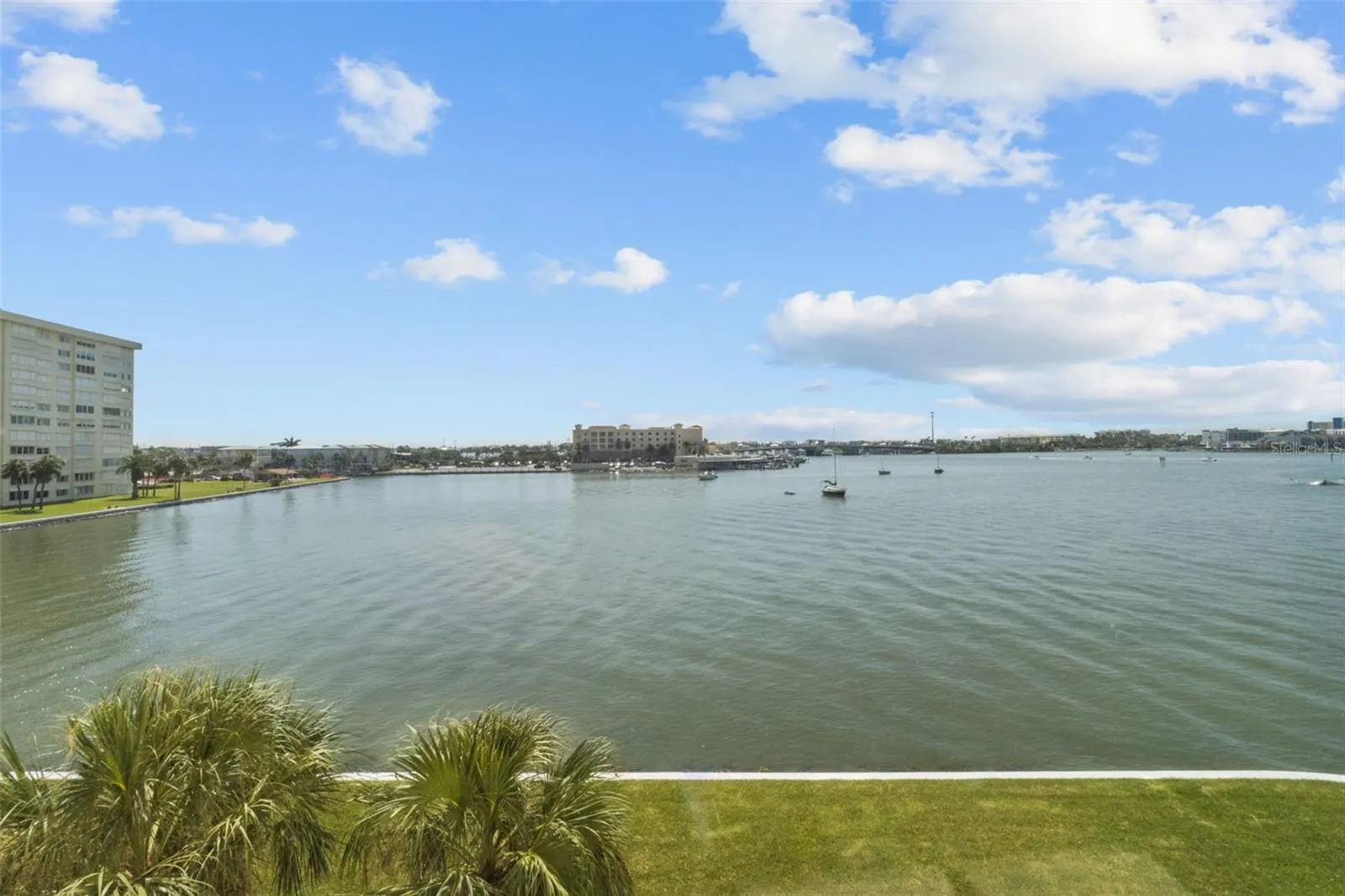 4775 COVE CIR #407, #407