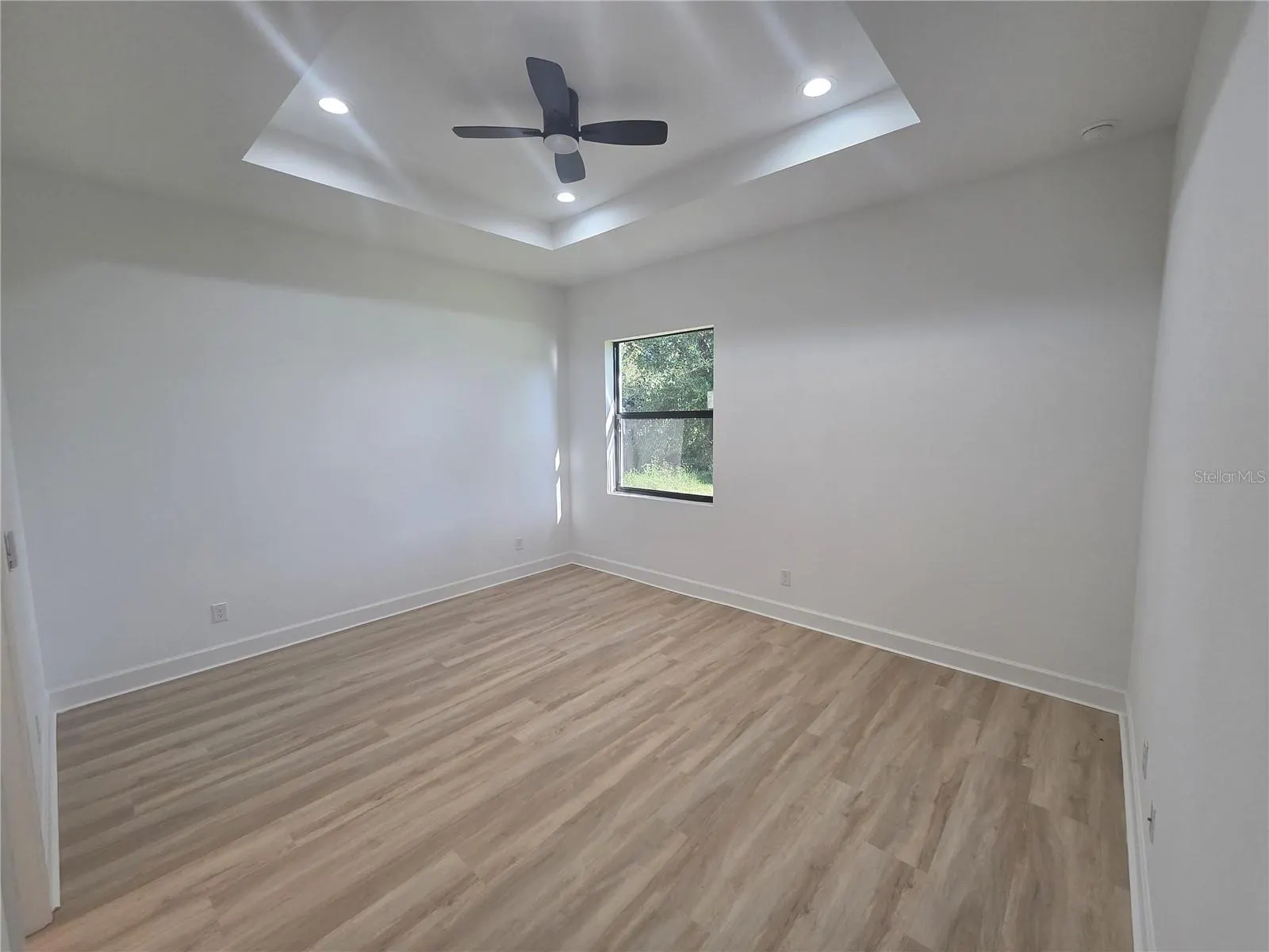 17049 HILLSBOROUGH BLVD