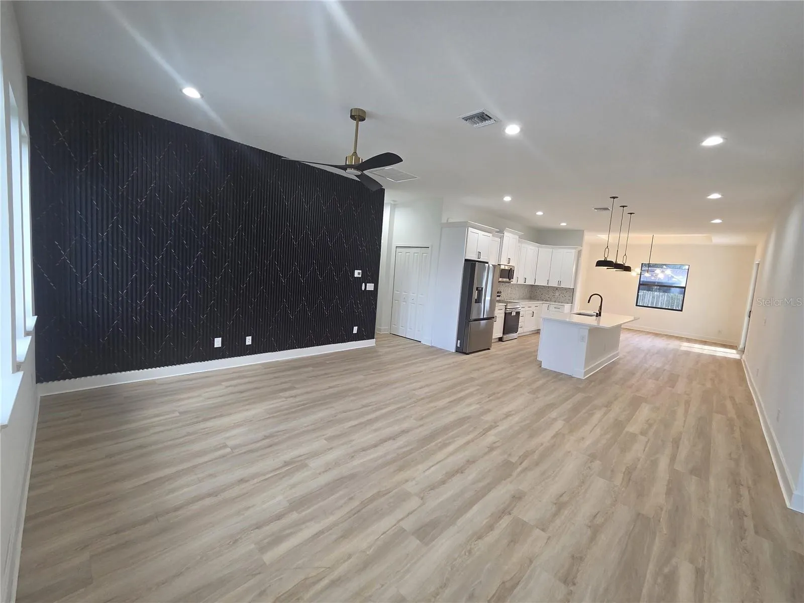 17049 HILLSBOROUGH BLVD