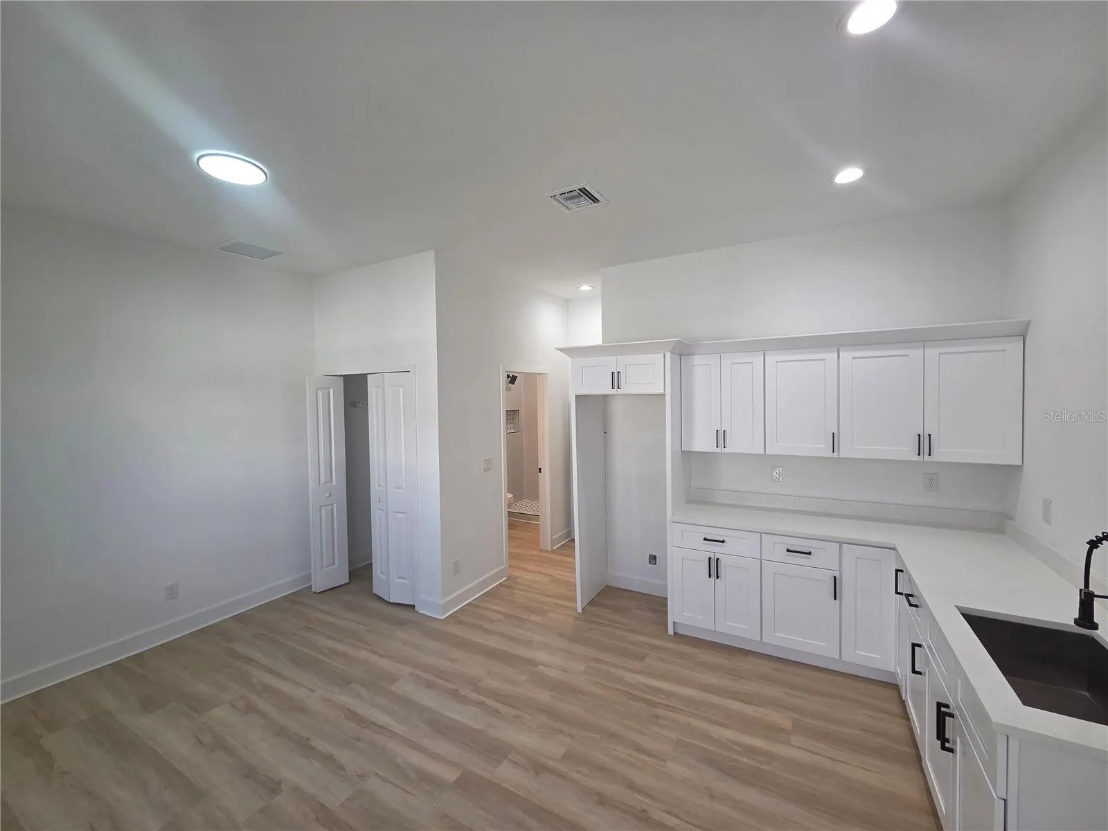 17049 HILLSBOROUGH BLVD