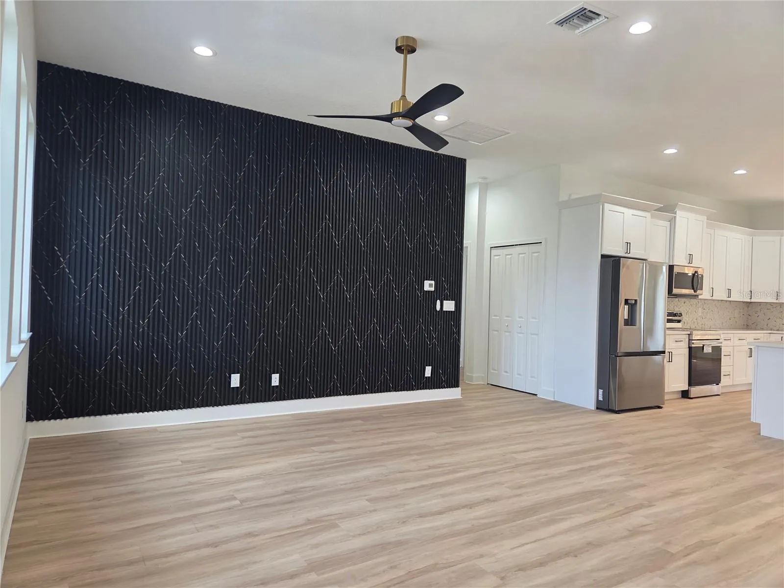 17049 HILLSBOROUGH BLVD