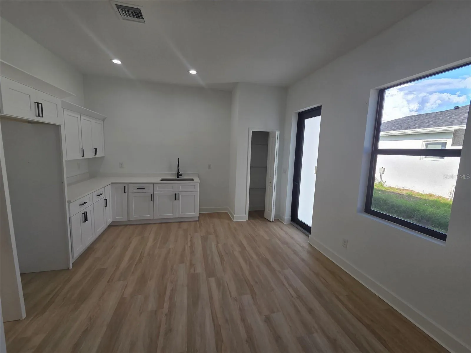 17049 HILLSBOROUGH BLVD
