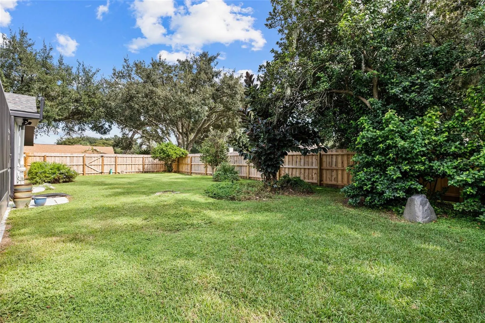 502 SPORTSMAN PARK DR