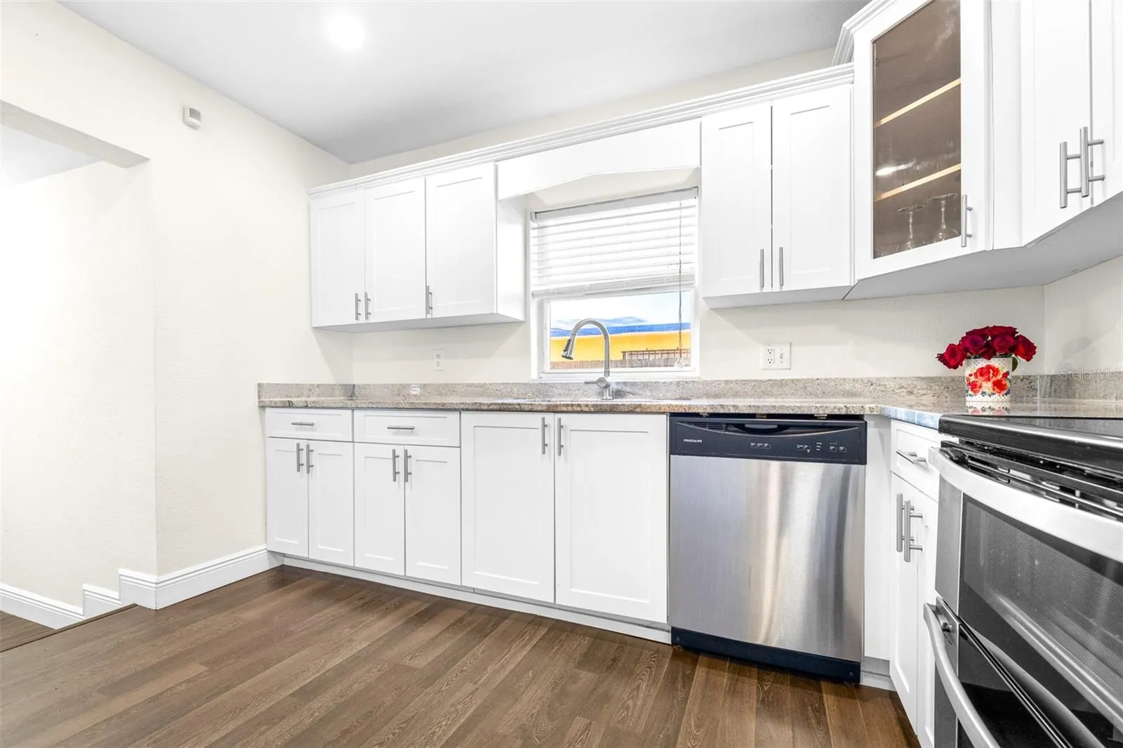 1512 W KIRBY ST