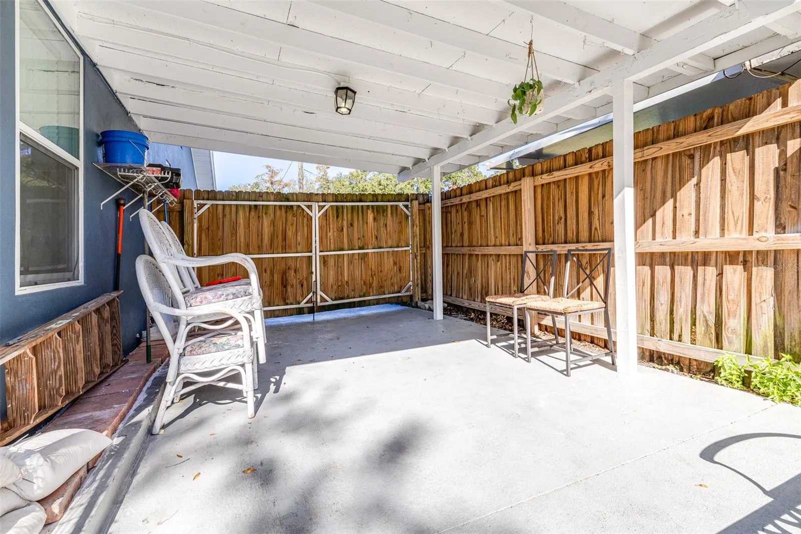 1512 W KIRBY ST