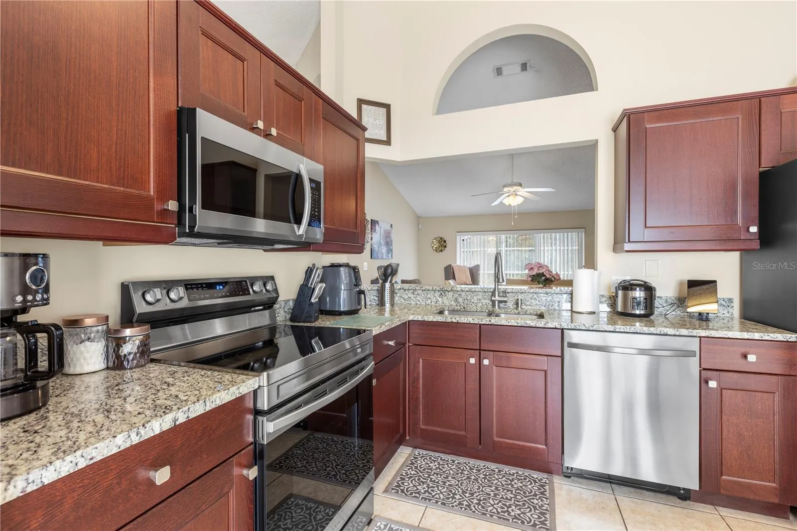 324 PINE LAKE VIEW DR