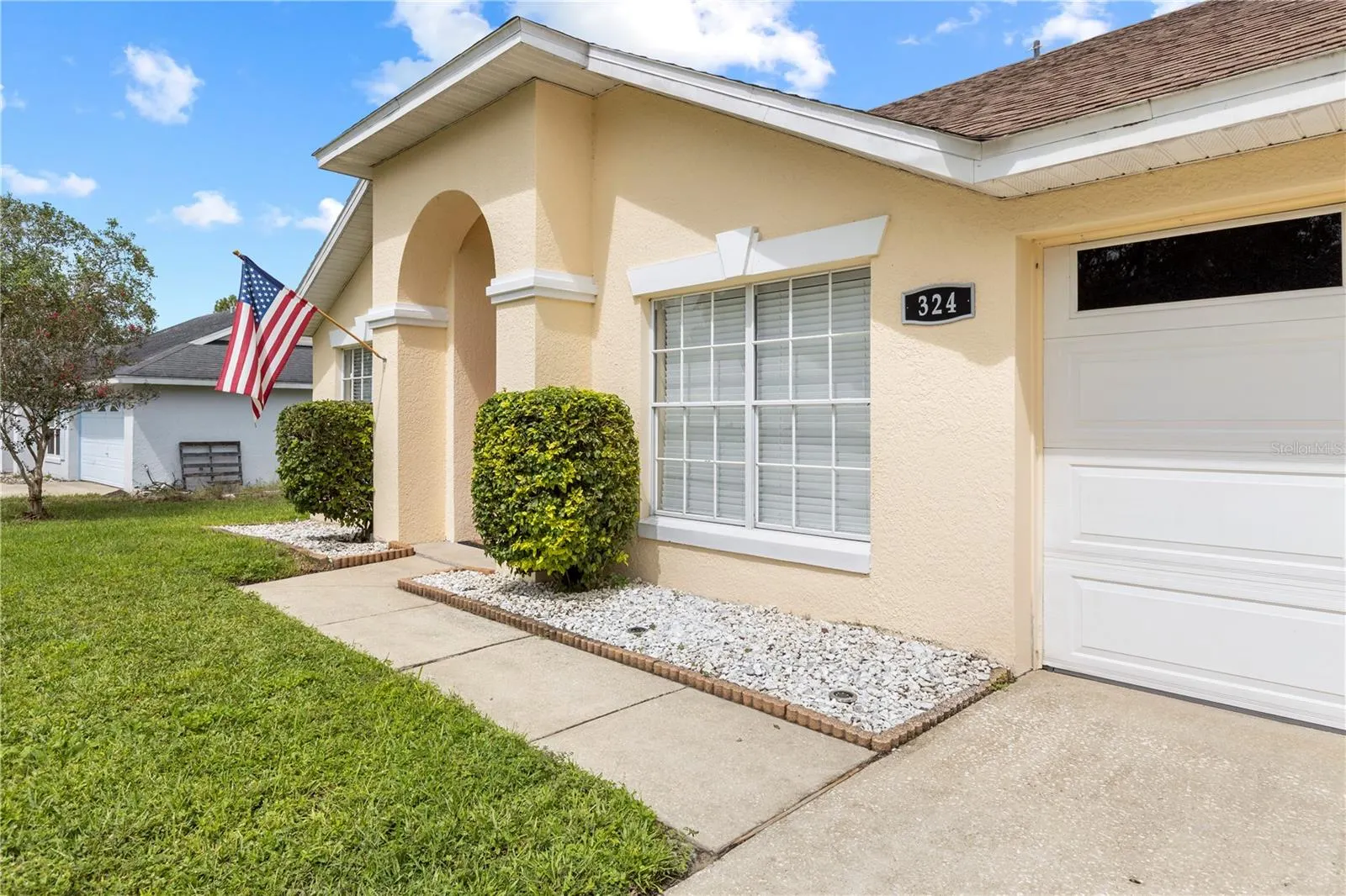 324 PINE LAKE VIEW DR