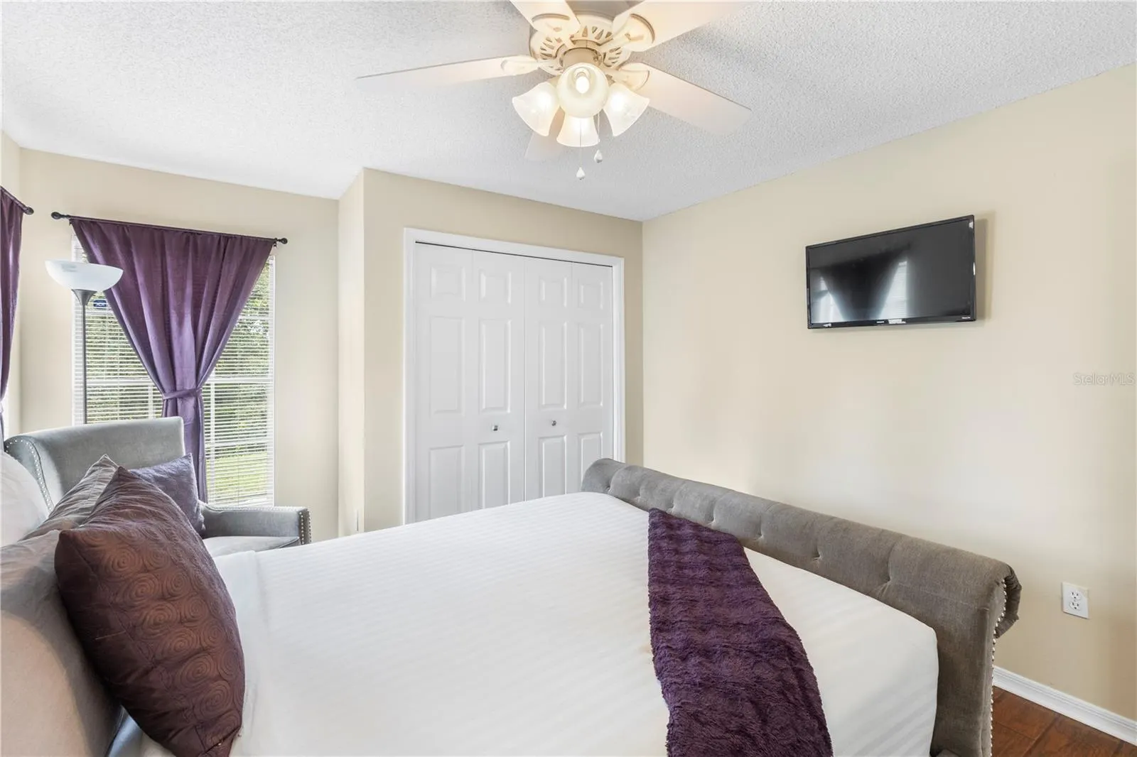 324 PINE LAKE VIEW DR