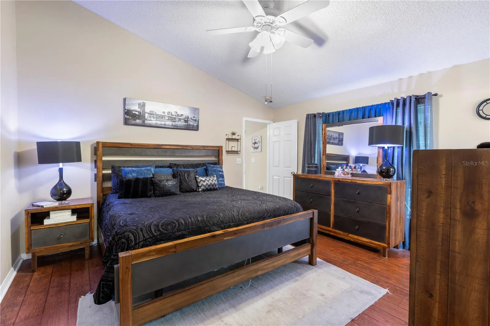 324 PINE LAKE VIEW DR