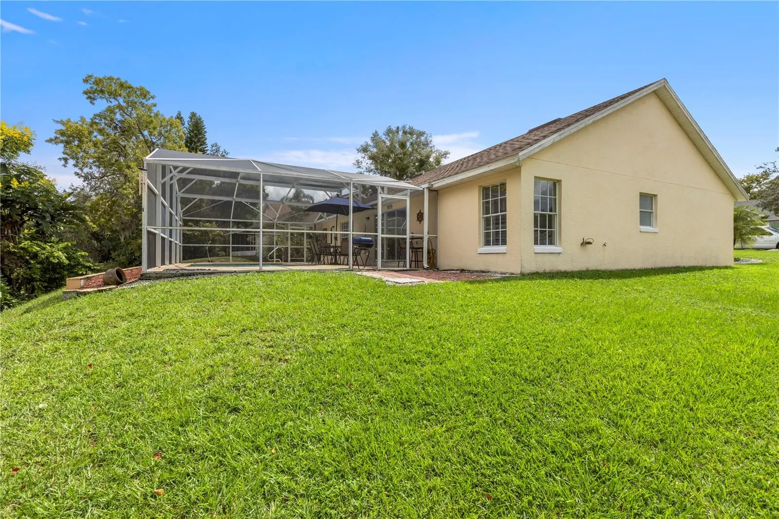 324 PINE LAKE VIEW DR