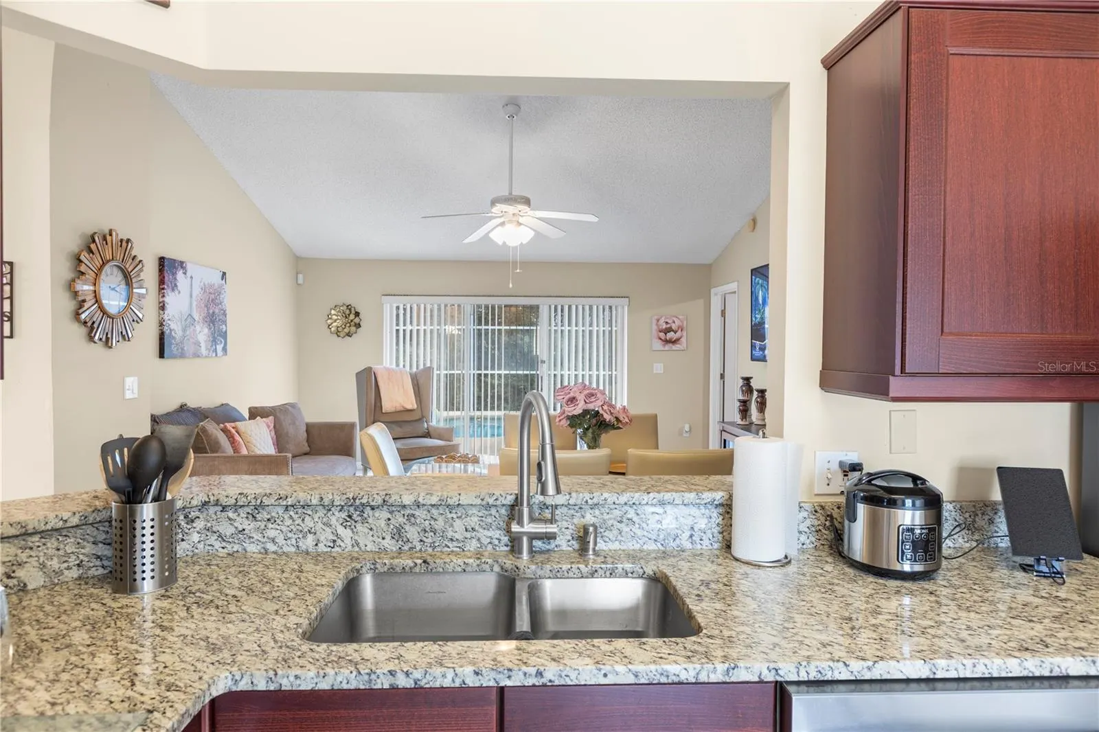 324 PINE LAKE VIEW DR