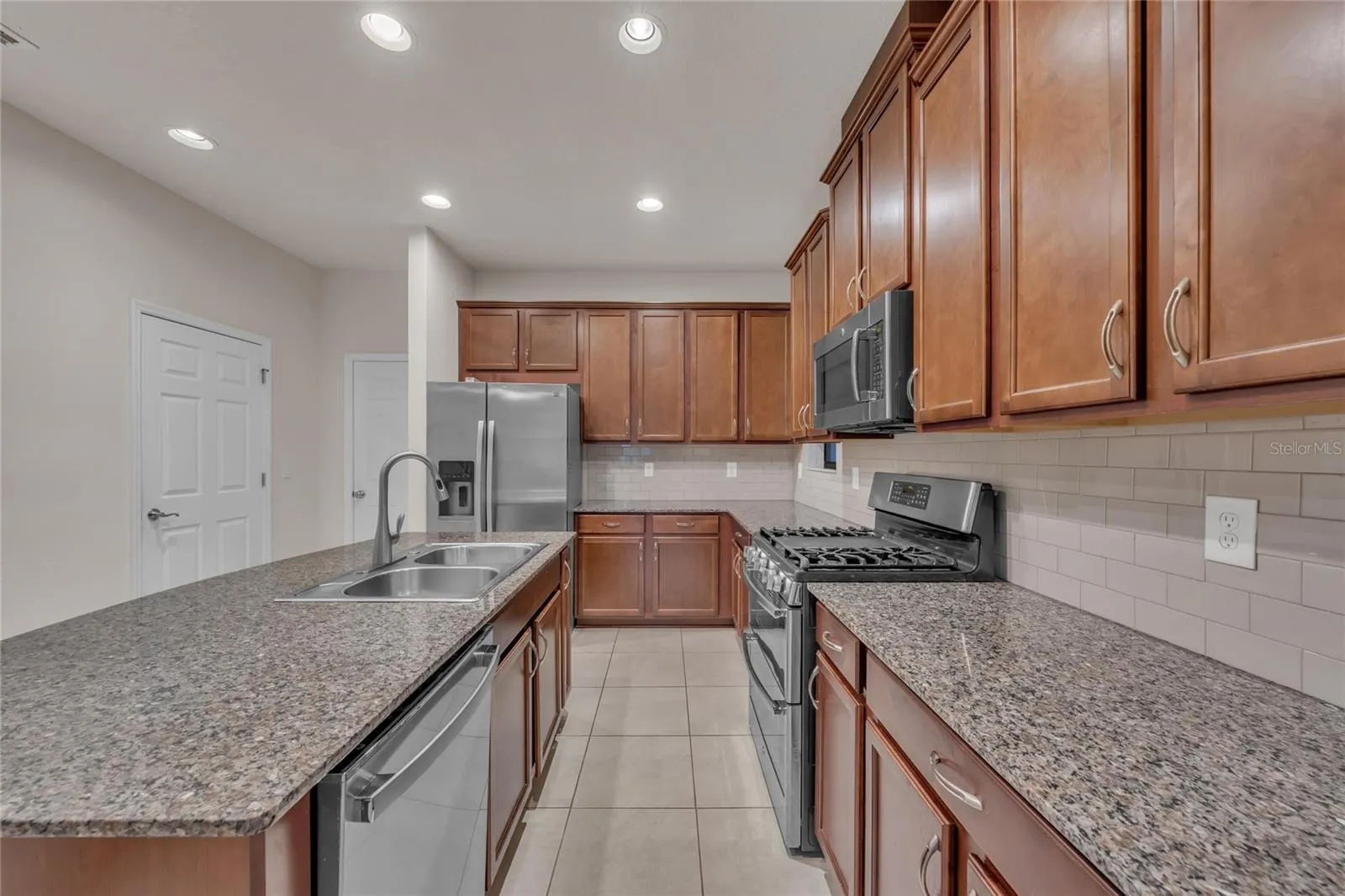5824 VILLAGE CENTER DR